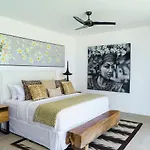 Canggu Beachside Villas - 3 Minute Walk To Batu Belig Beach
