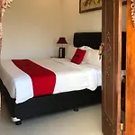 Reddoorz Plus Near Dreamland Beach