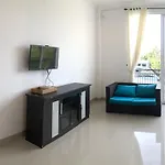 Reddoorz Plus Near Dreamland Beach