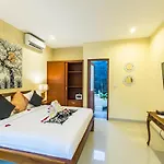 Villa Hitam Putih Legian Bali