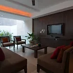 Villa Kayu Raja