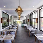 Luxotic Private Villa And Resort