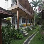 Relax Beach Resort Candidasa