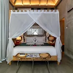 18 Suite Villa Loft At Kuta