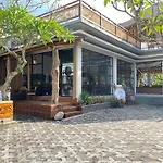 Putri Ayu Cottages