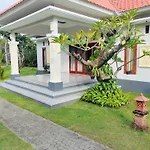 Bayumantra Bungalows