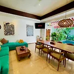 Frangipani Villa Mawe At Berawa