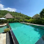 Sunia Loka Bungalows & Dive Center