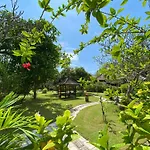 Sunia Loka Bungalows & Dive Center