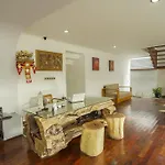Delu Villas & Suite