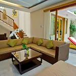 Villa Travis