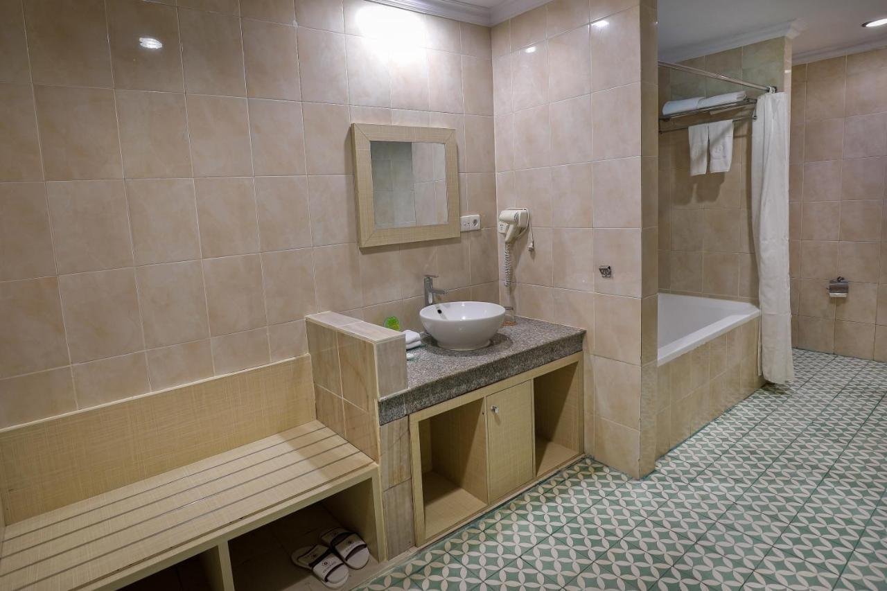 Hotel Puri Saron 4*