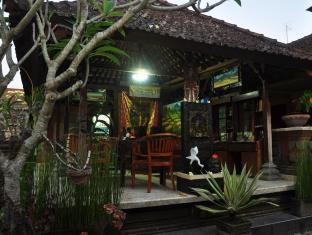 Guest house Astiti Salon And *