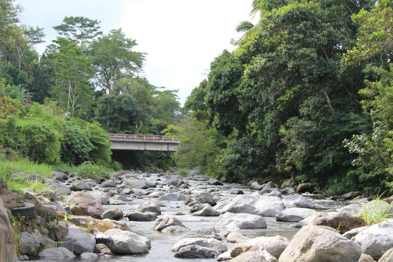 Tepi Sungai Guest house