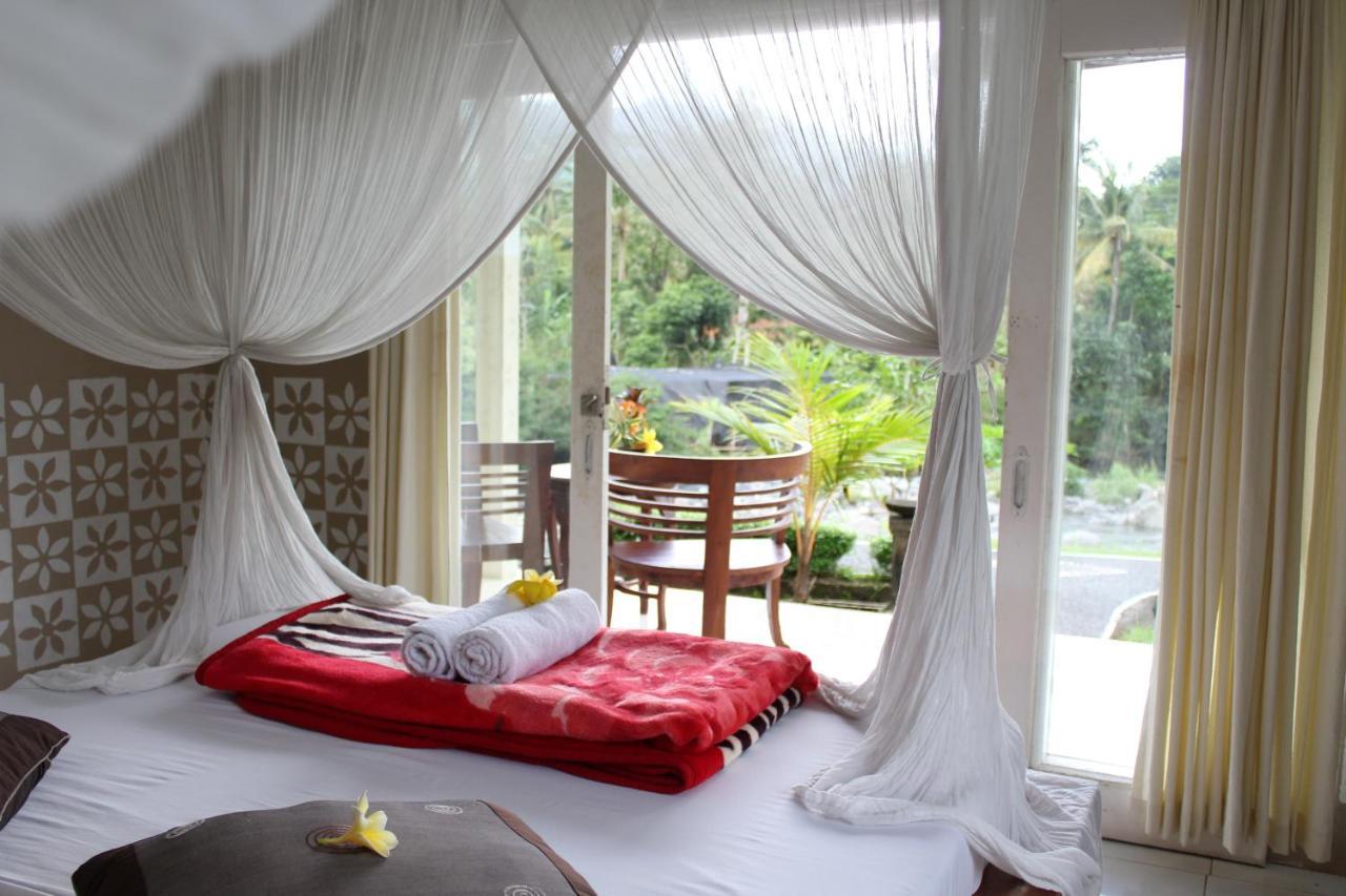 Tepi Sungai Guest house