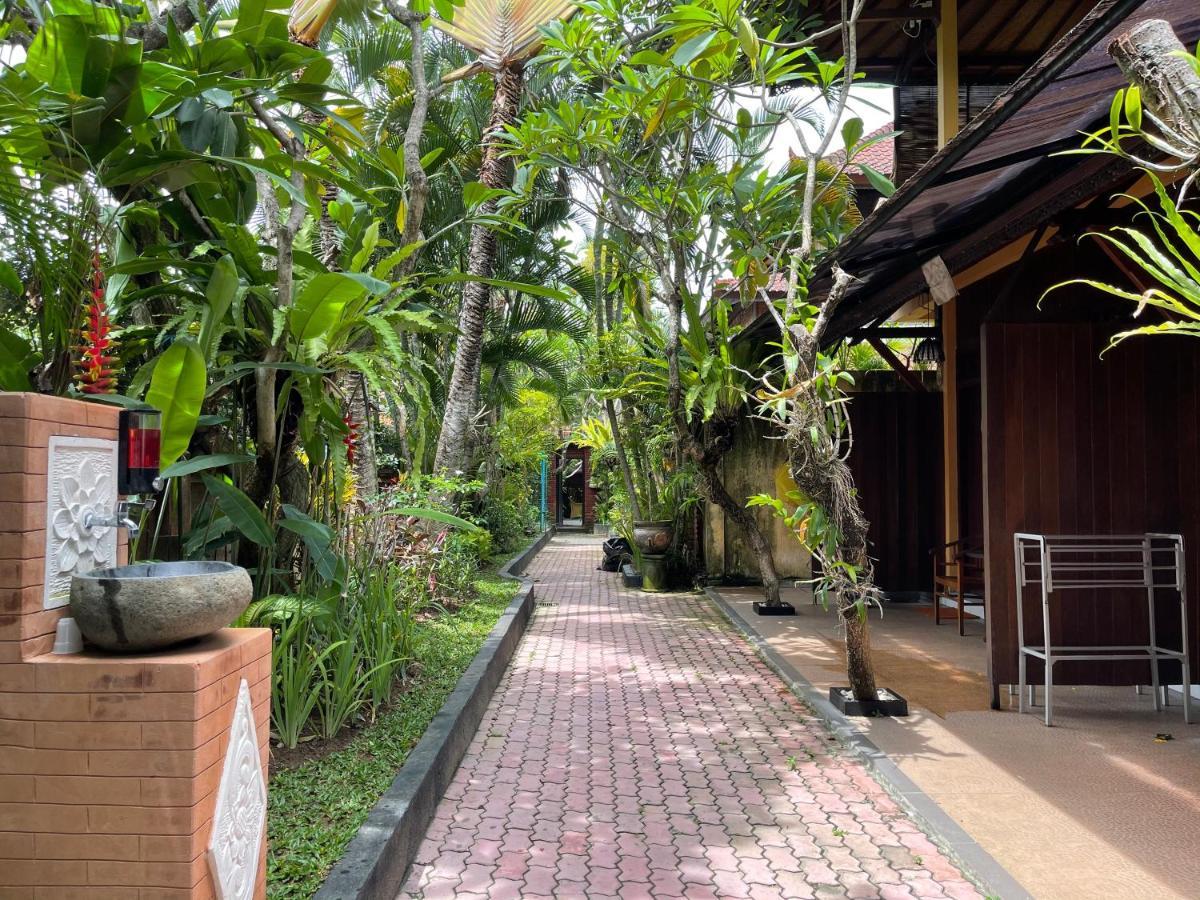 De Puspa Guest house *