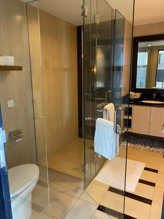Stylish 2 Bedroom Penthouse Apt, Newly Refreshed, 50 Mbps, Pool, Gym, Resto Apartment Kuta (Bali)