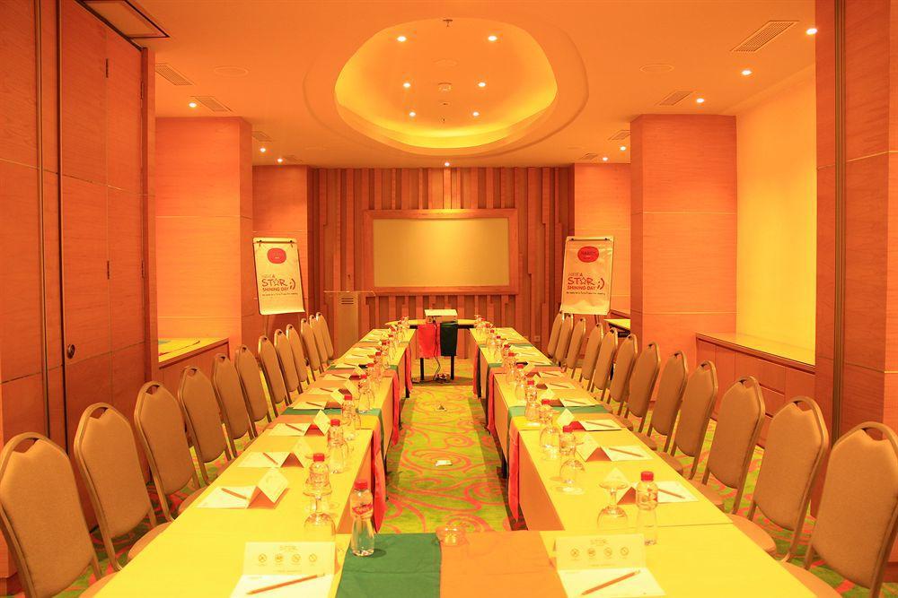 Hotel Harris Raya Kuta Bali