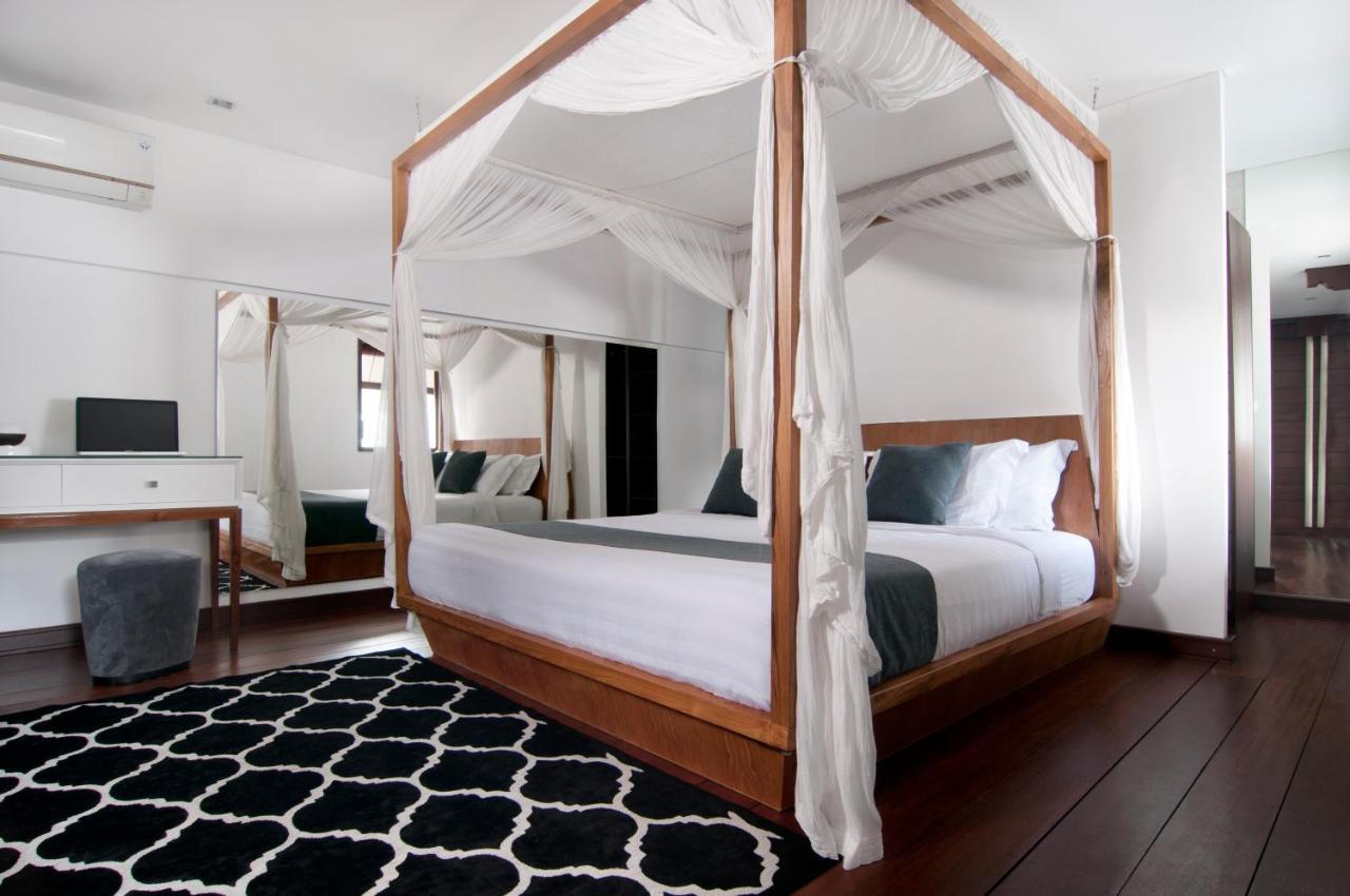 5br Sabtu - Minggu Villa Seminyak (Bali)