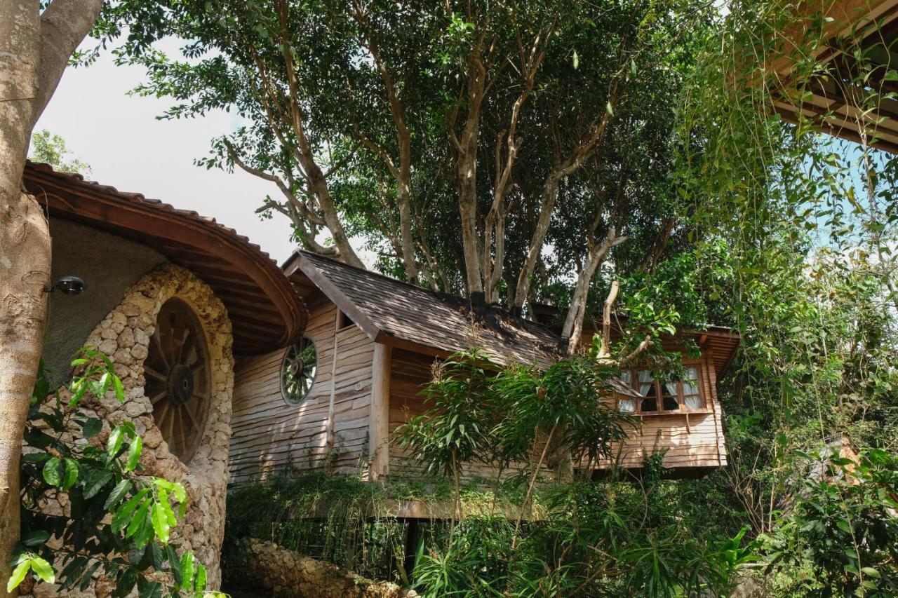Roots Tree House * Uluwatu (Bali)