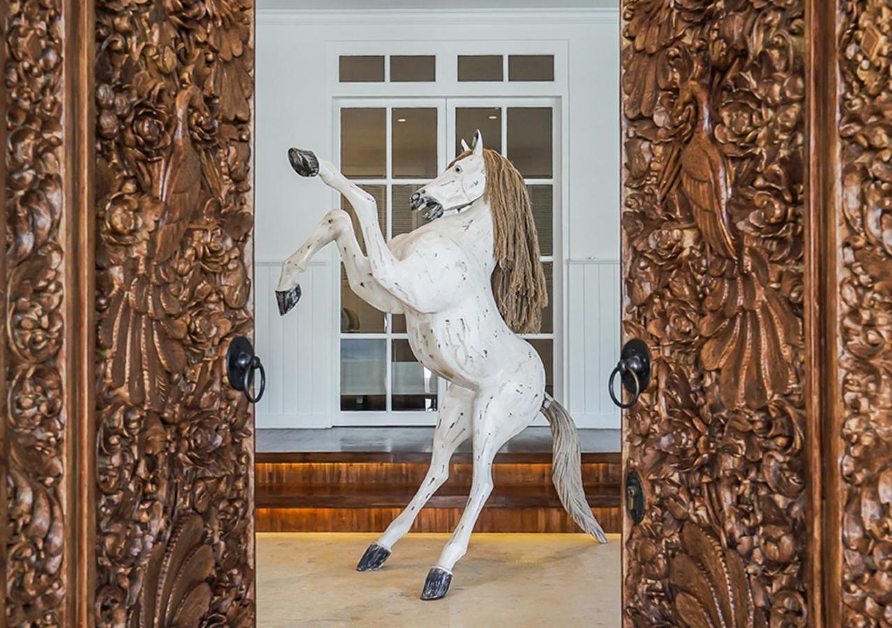 Symphony White By Balisuperhost Villa *