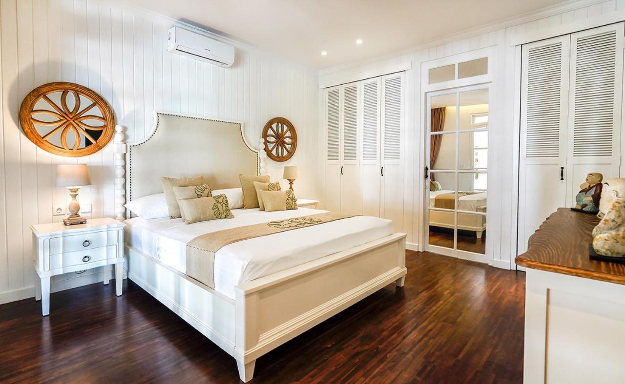Symphony White By Balisuperhost *