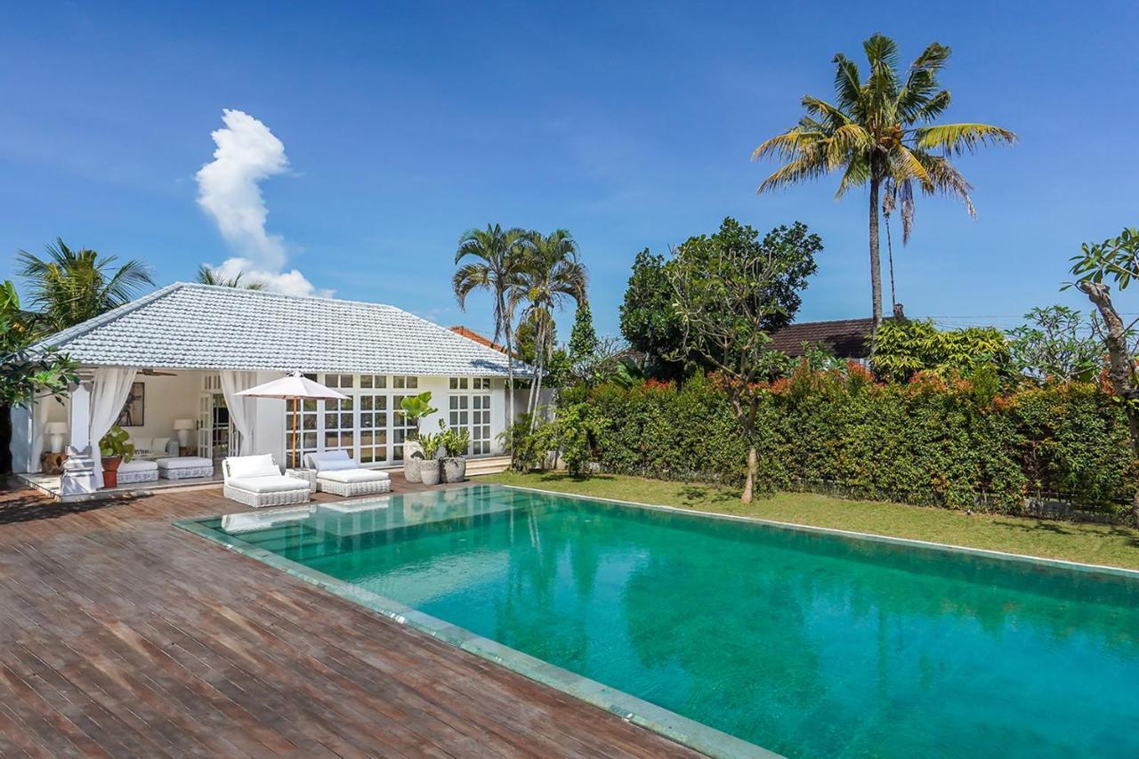 Villa Symphony White By Balisuperhost