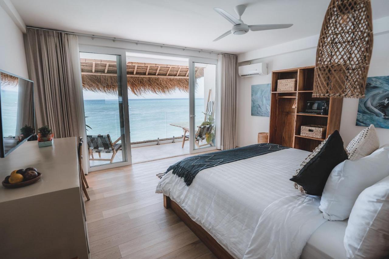 Legends Beachfront * Uluwatu (Bali)