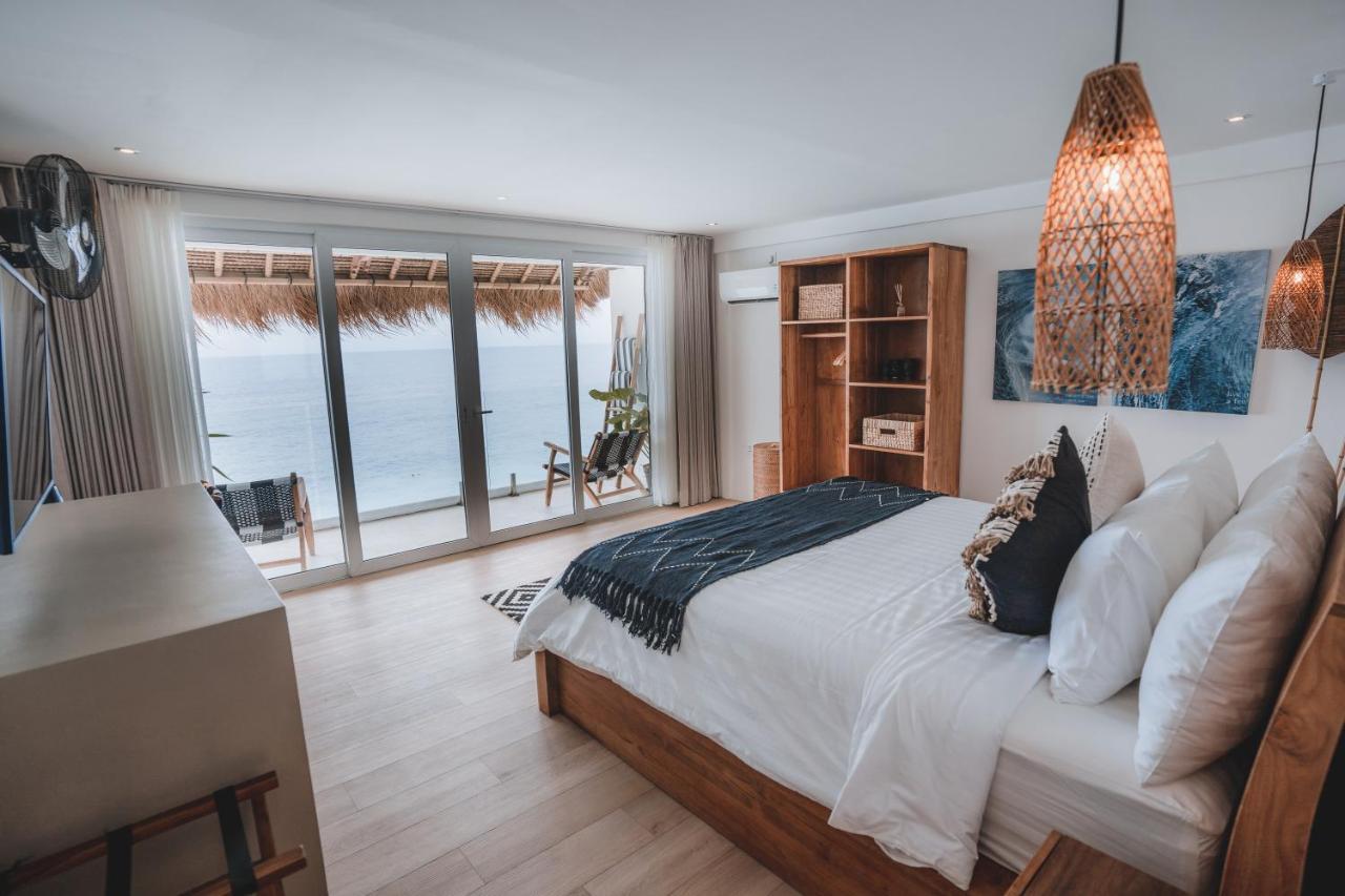 Resort Legends Beachfront