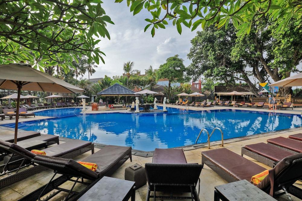 Puri Saron 4*
