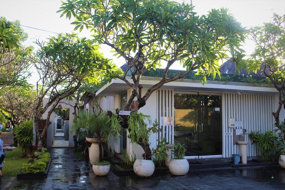 Kamuela Villa *