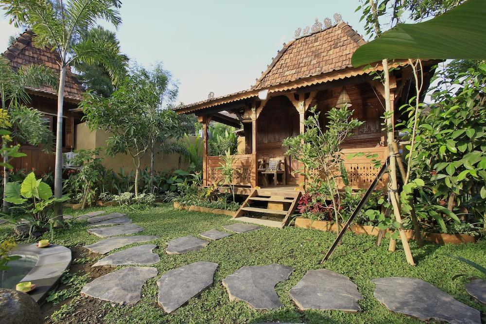 Madani Antique