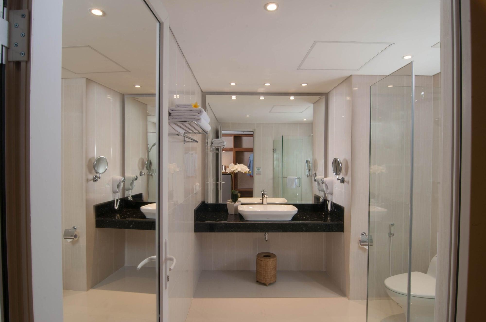 Sulis & 4*