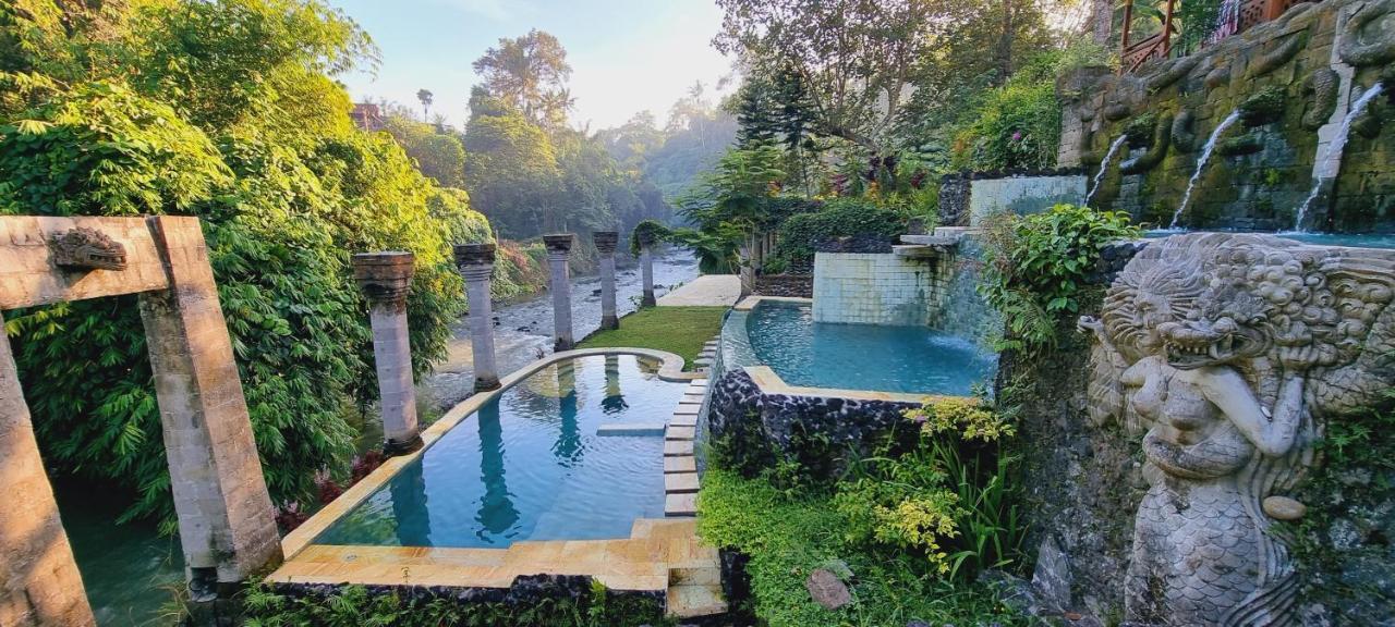 Villa Avalon Castle & *