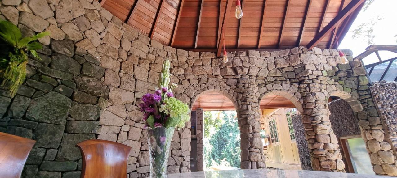 Villa Avalon Castle & Ubud (Bali)