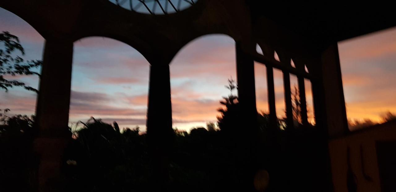 Avalon Castle & * Ubud (Bali)
