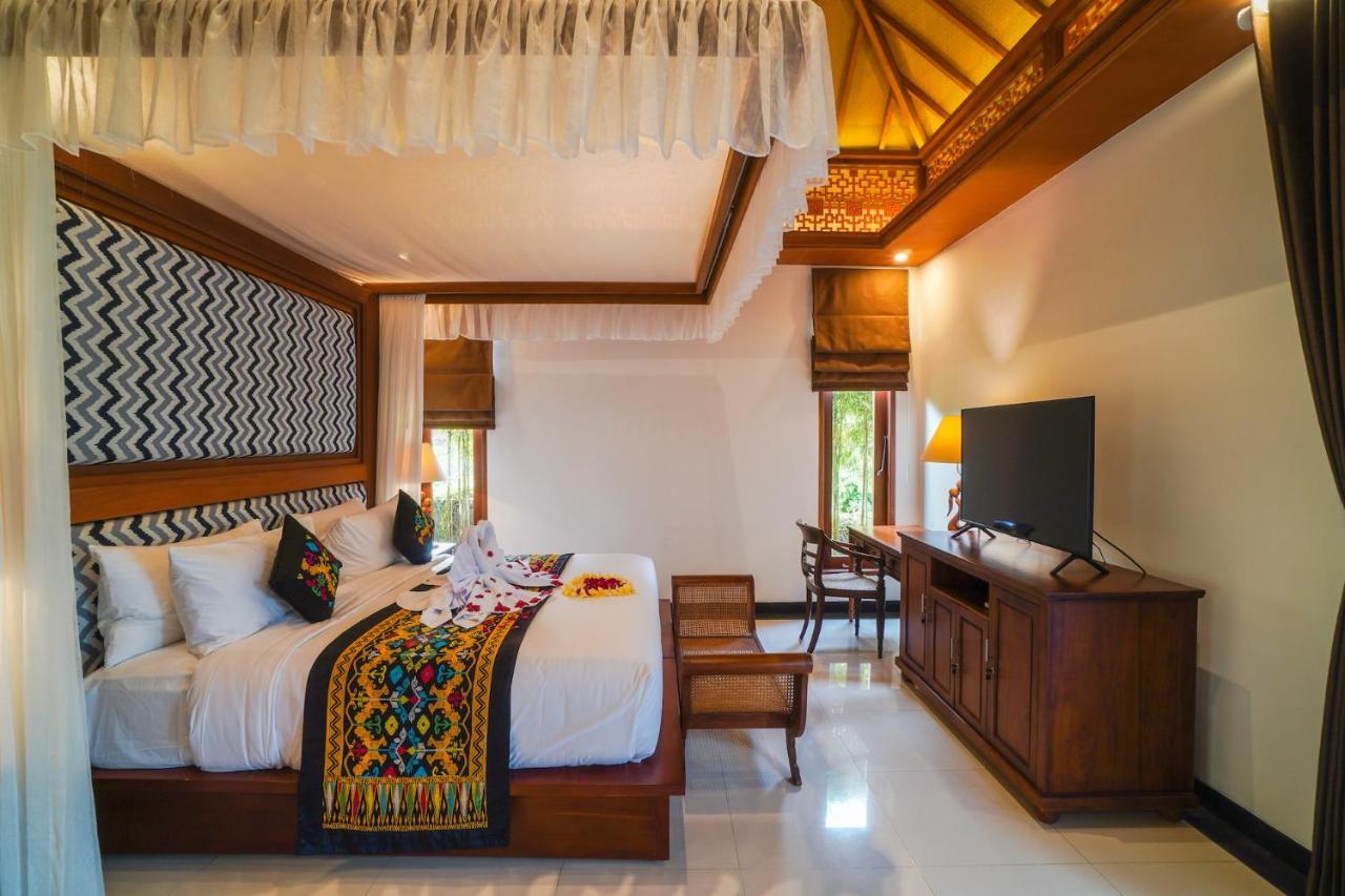 Giri Bhagawan & Hotel Nusa Dua (Bali)
