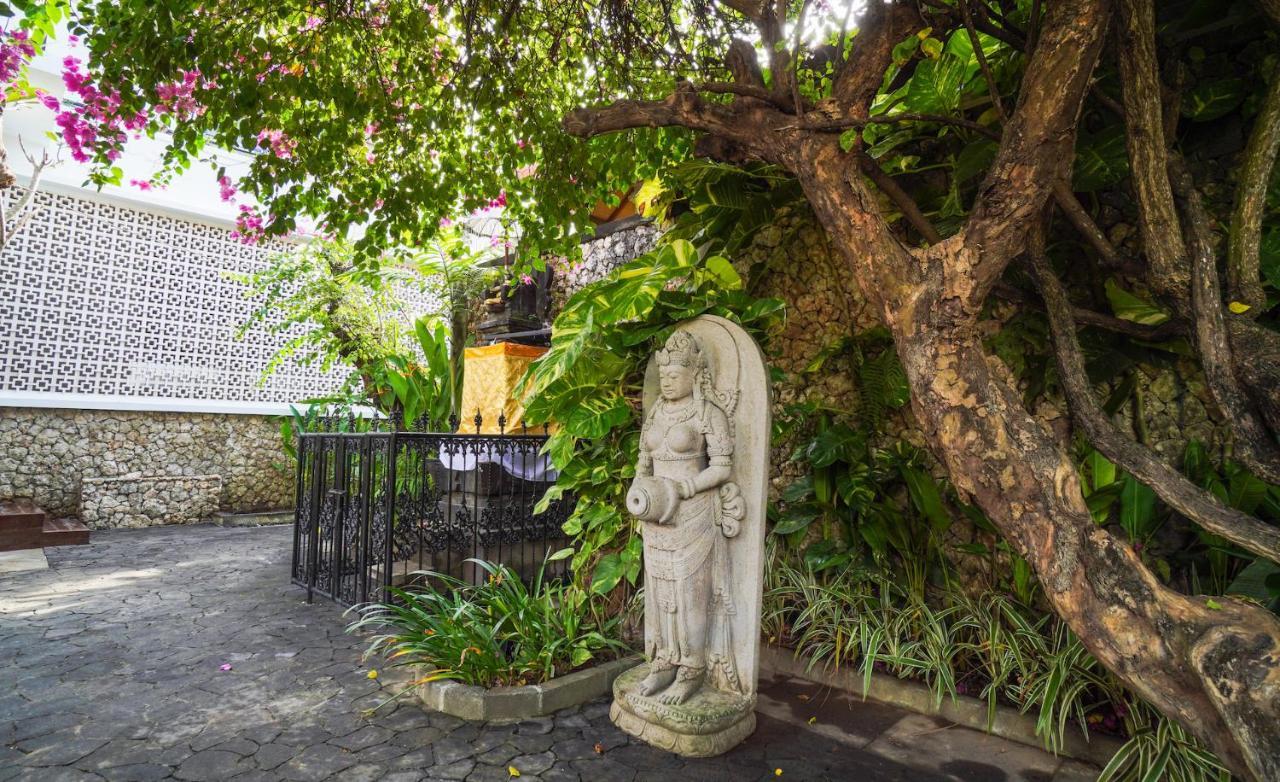 Giri Bhagawan & 5* Nusa Dua (Bali)