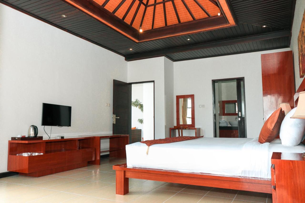 Argya Santi Suite And Villas 4*