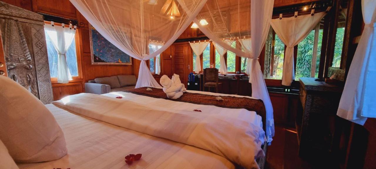 Avalon Castle & Ubud (Bali)