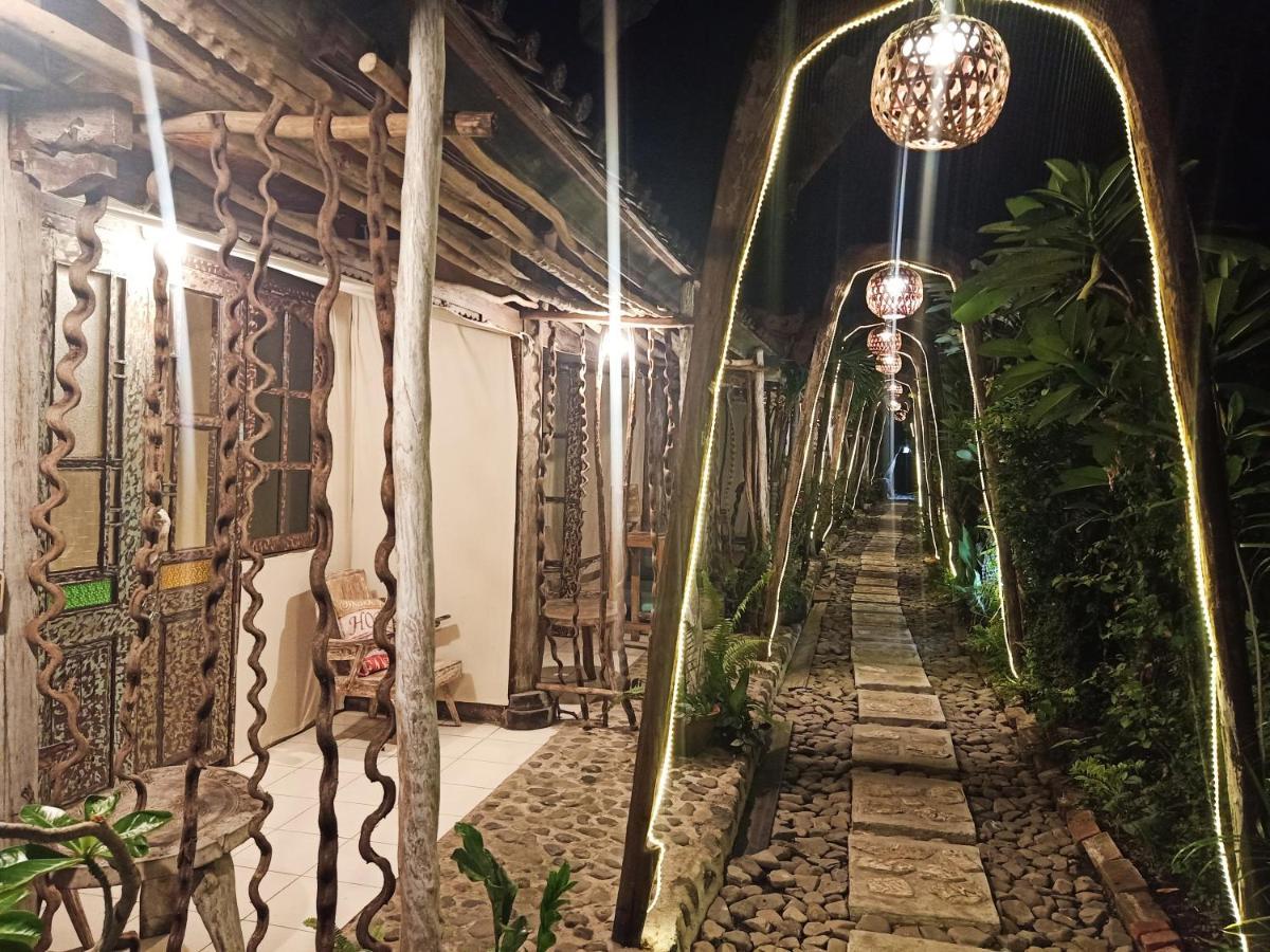 Funky Place Lovina (Bali)
