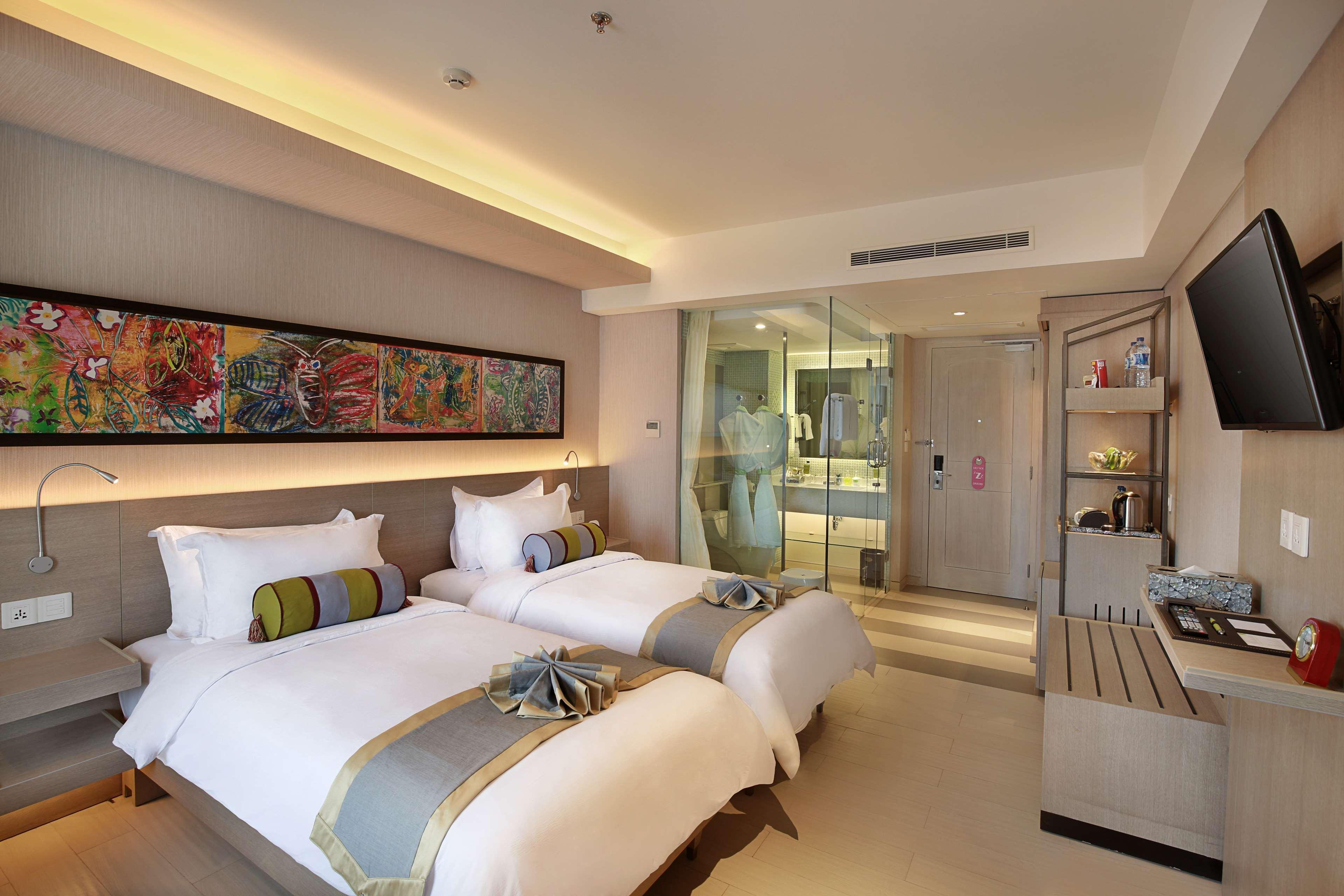Hotel Sens And 4*