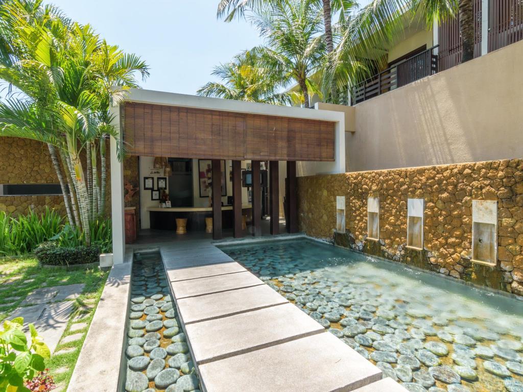 Kokonut Seminyak 4*