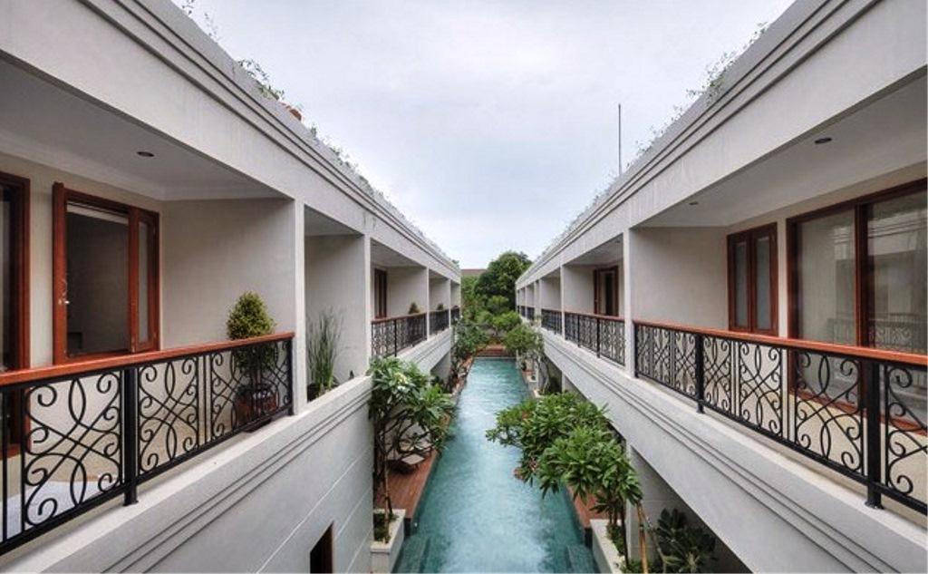 Lagoon Hotel