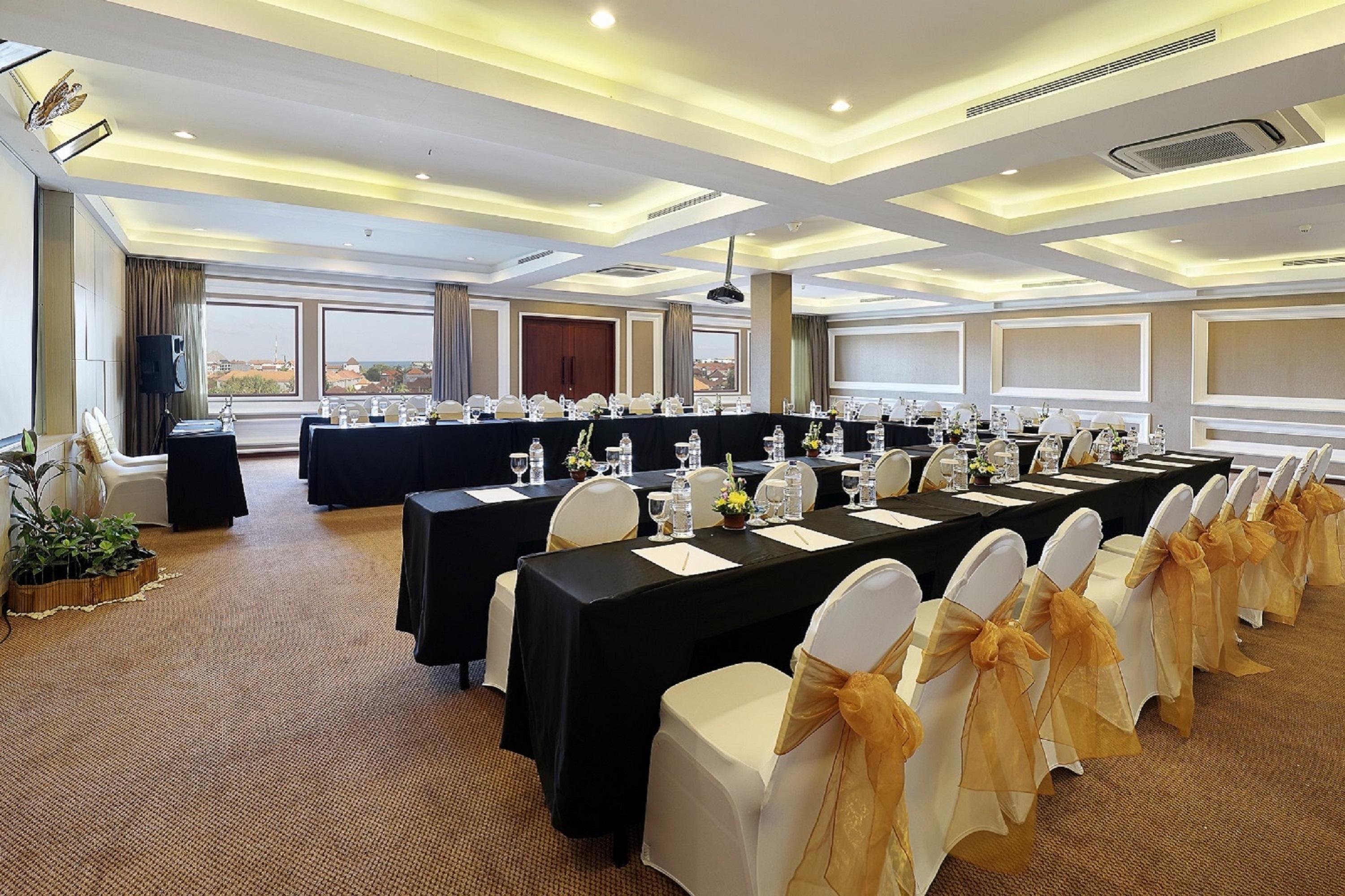 Harper Kuta By Aston Hotel