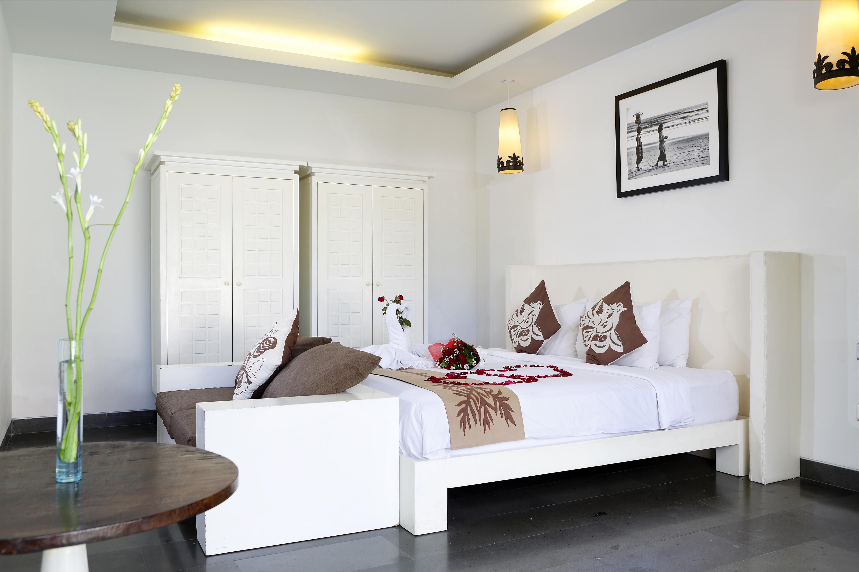 Villa Nunia Boutique *