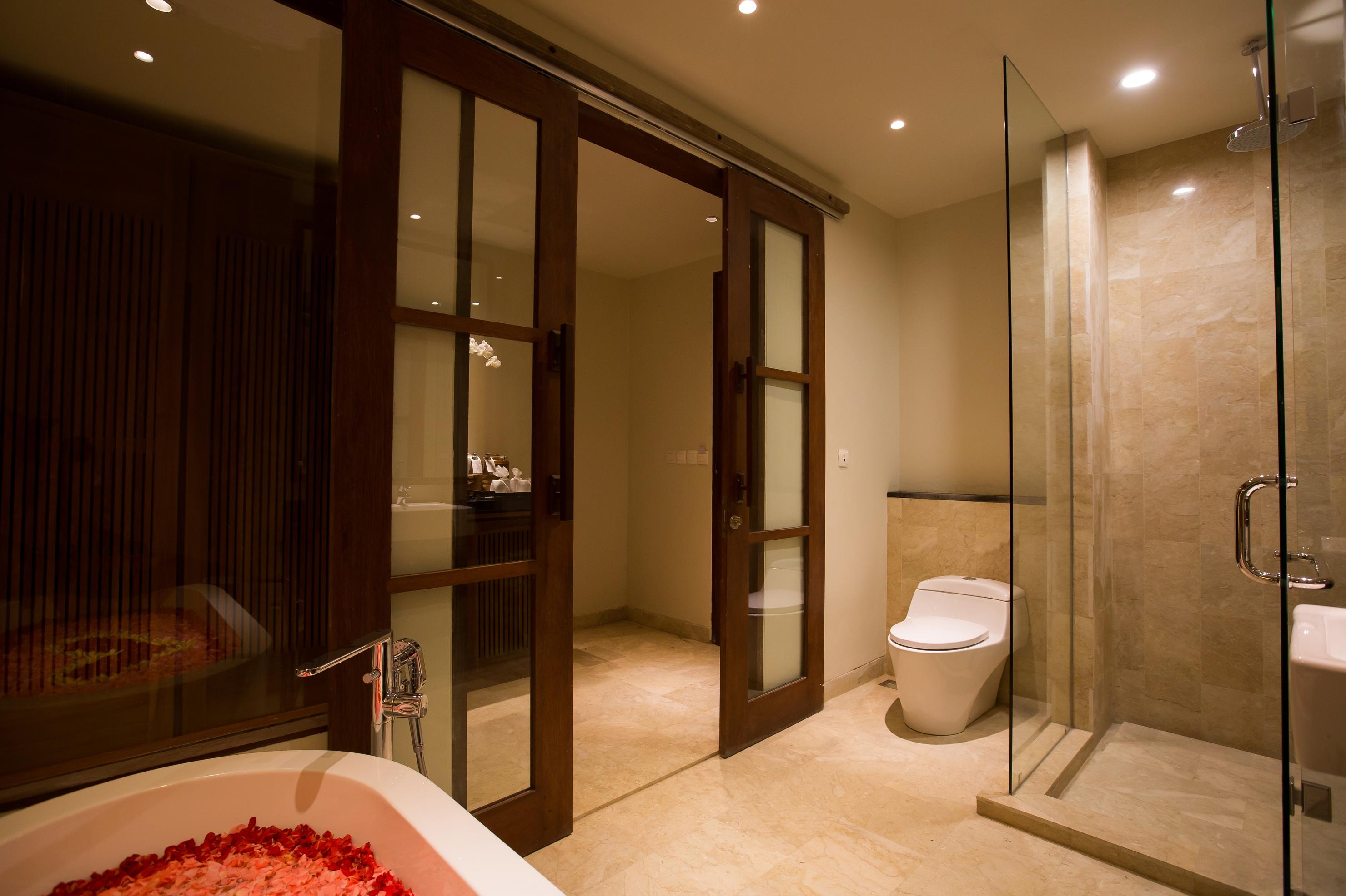 Village Hotel 4*