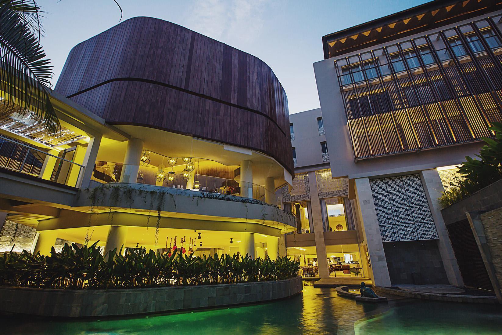 Bali Paragon Hotel 4*