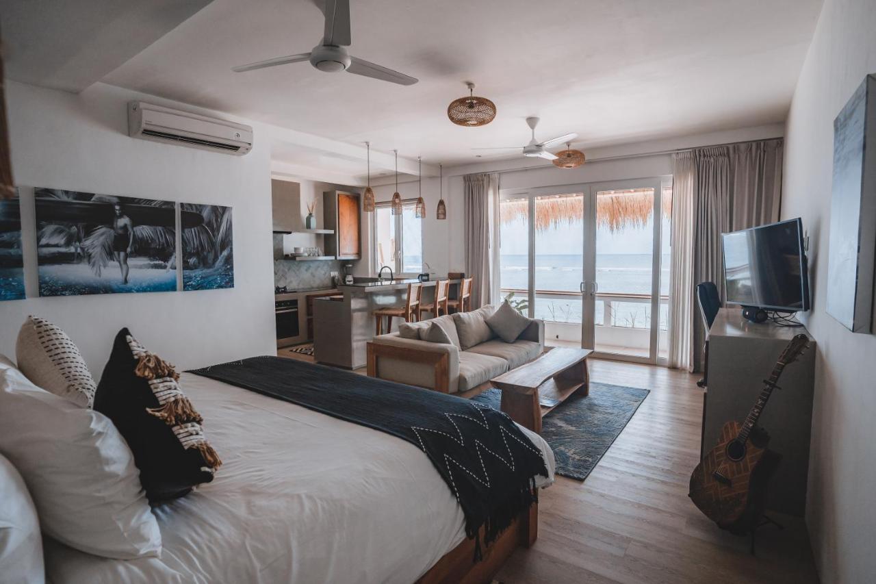 Resort Legends Beachfront