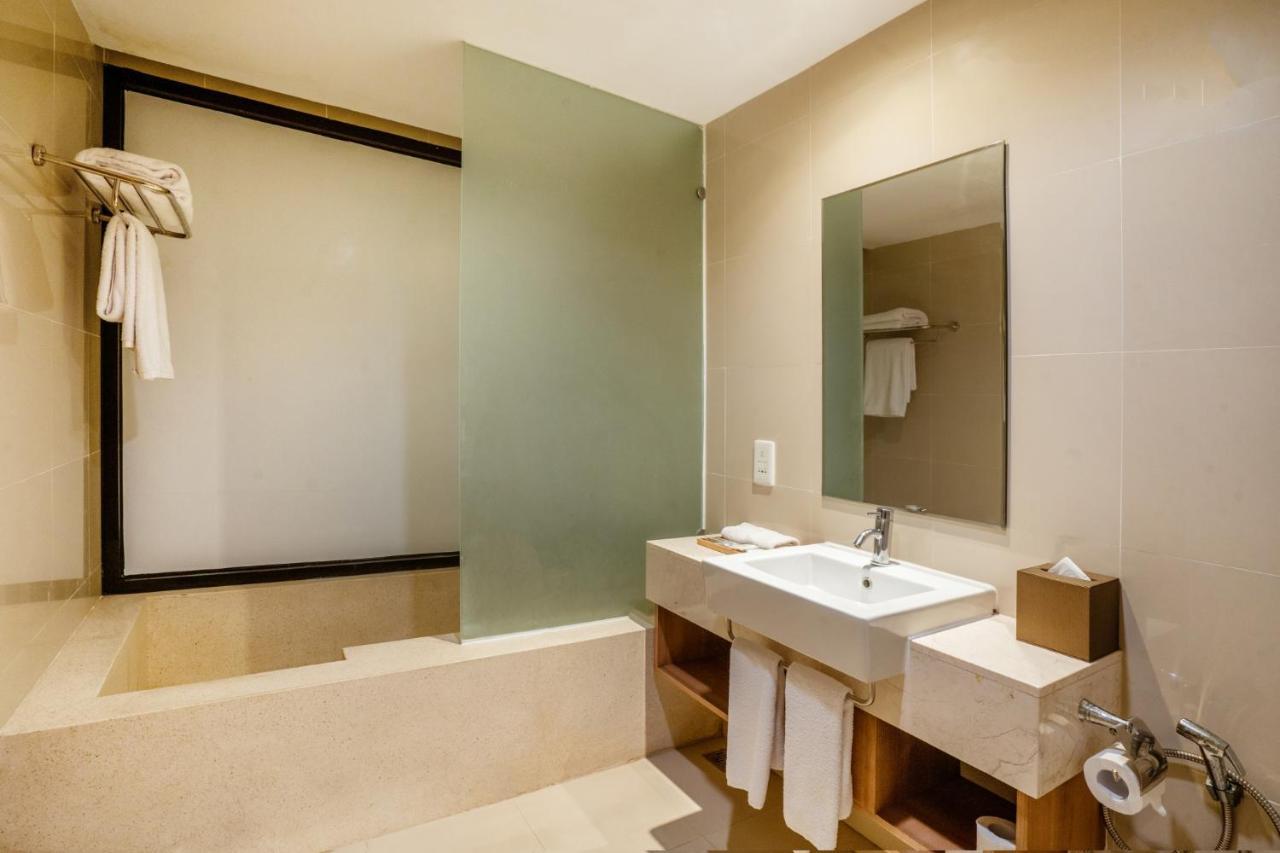 Hotel Cross Vibe Paasha Atelier Bali Kuta Kuta (Bali)